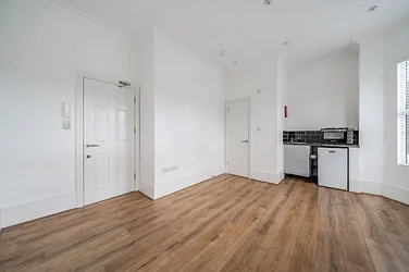 Flat East Dulwich Grove in Greater London