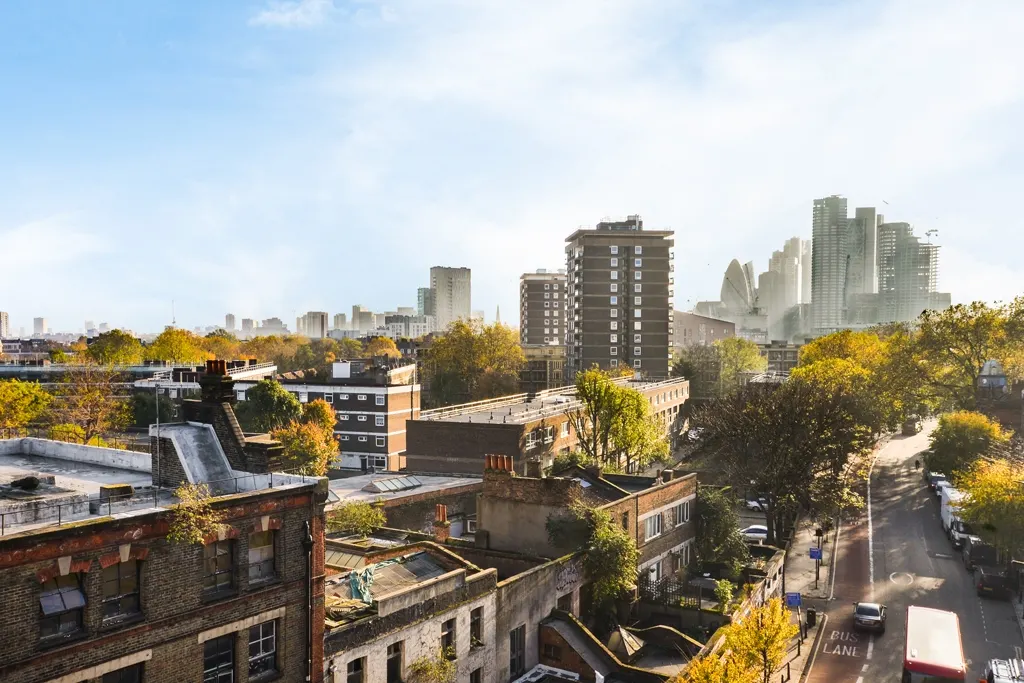 Flat Cremer Street in Greater London