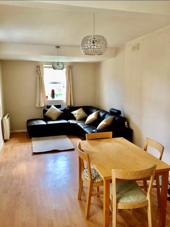 Flat Radipole Road in Greater London