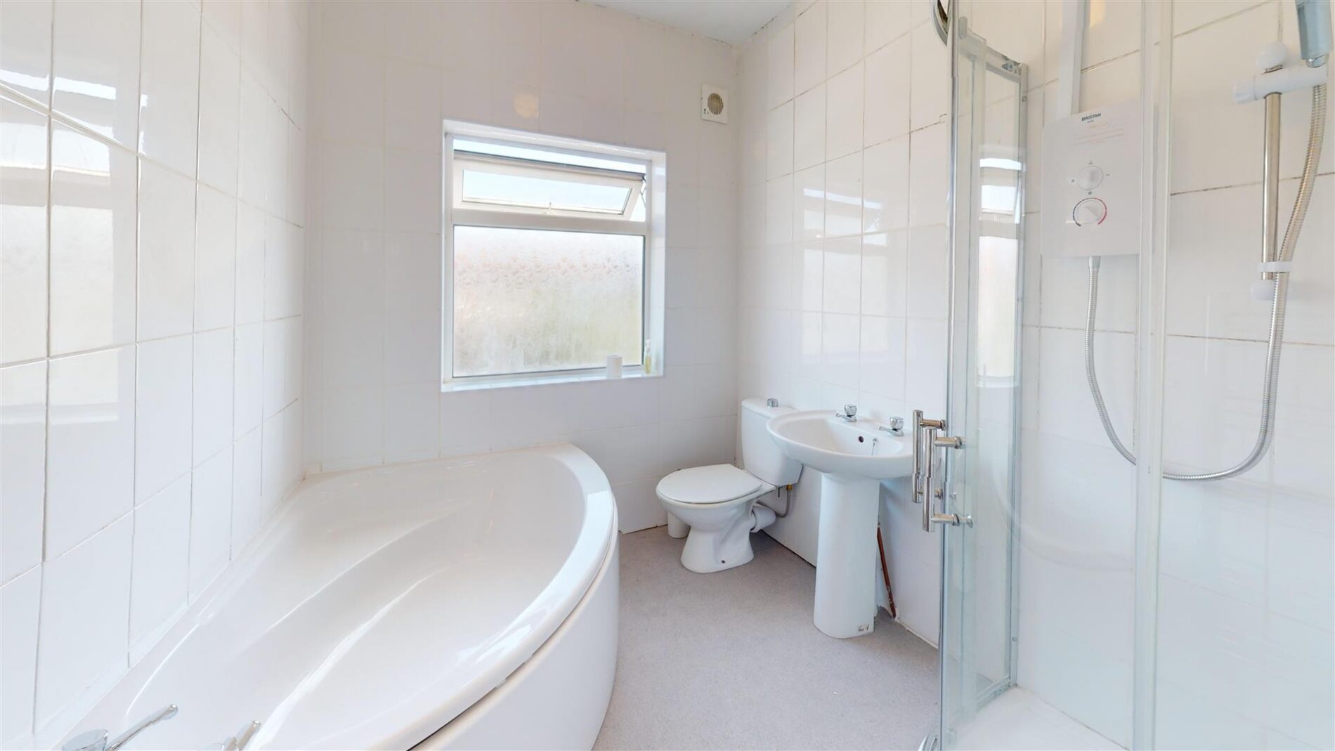 Room Manor Way in Greater London