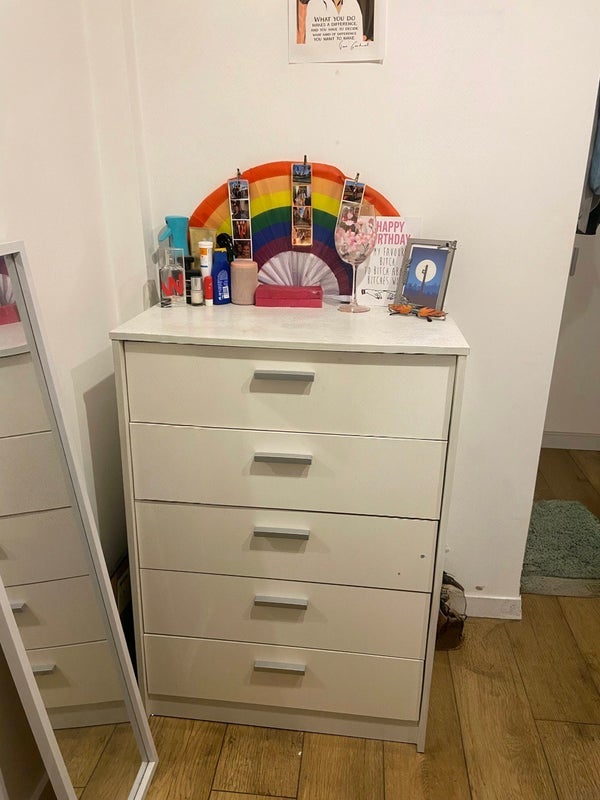 Room Whatley Avenue in Greater London