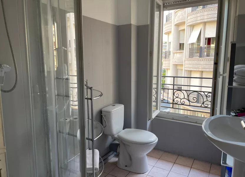 Chambre Rue Paul Valéry à Nice