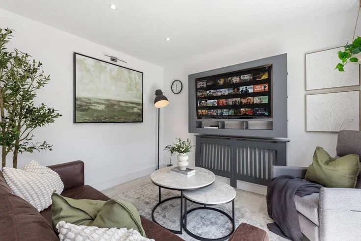 House Newnham Gardens in Greater London