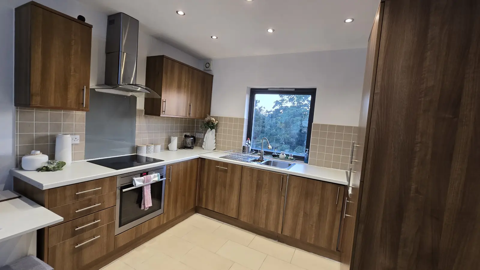 Flat Sunningdale Gardens in Greater London