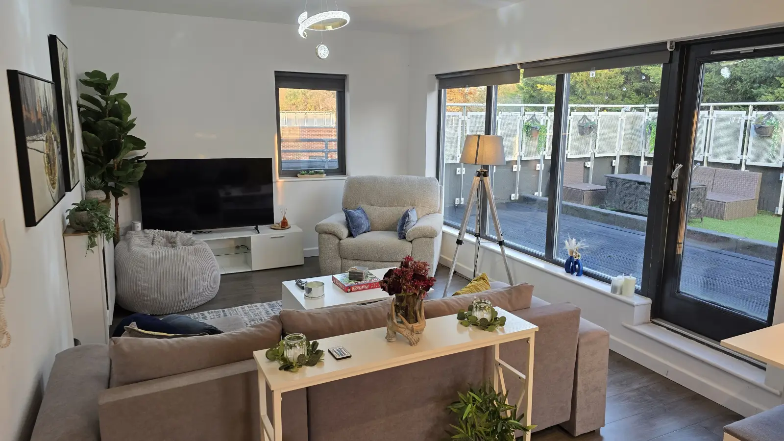 Flat Sunningdale Gardens in Greater London