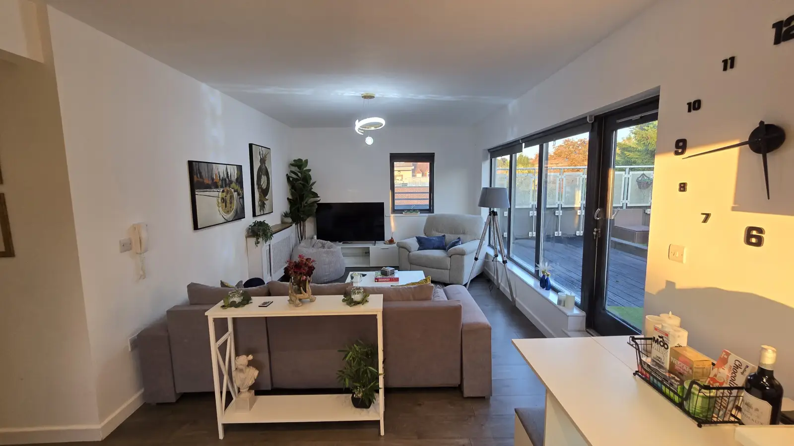 Flat Sunningdale Gardens in Greater London