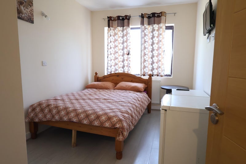 Room Handsworth Wood Road in Birmingham