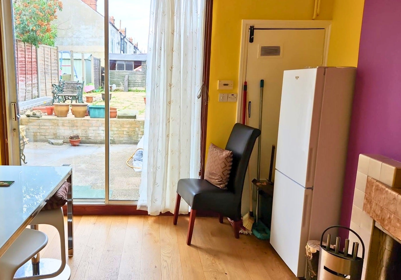 Room Nutfield Road in Greater London
