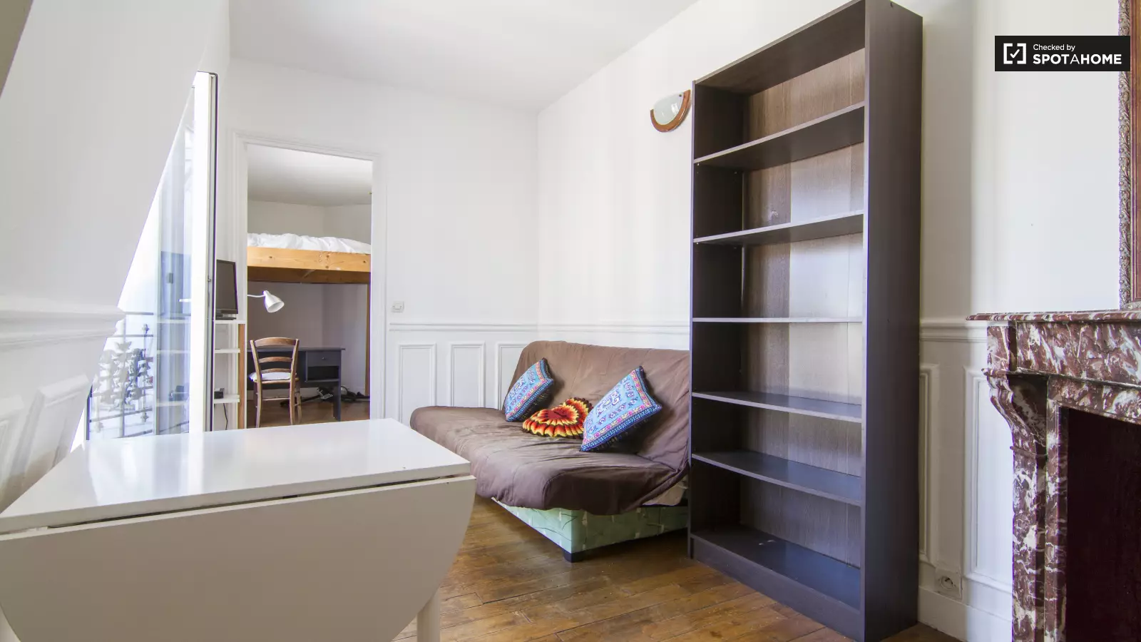 Flat Rue Firmin Gillot in Paris
