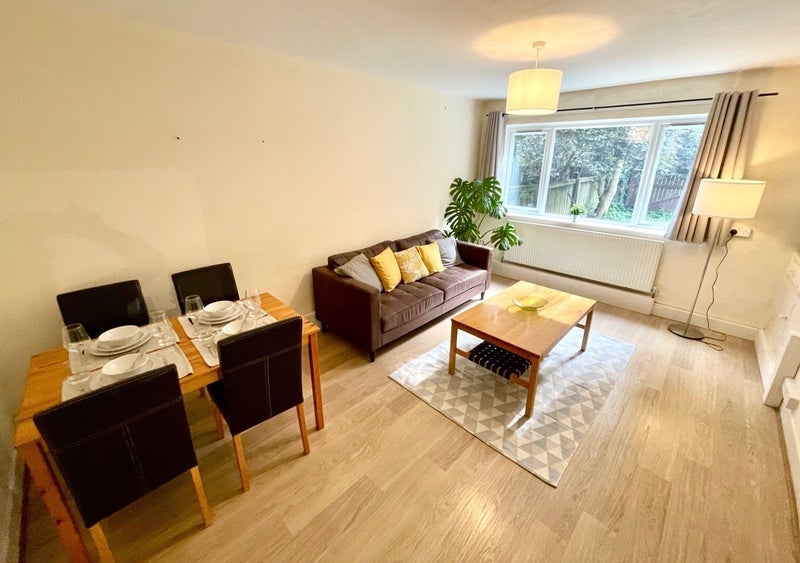 Room Hunmanby Avenue in Manchester