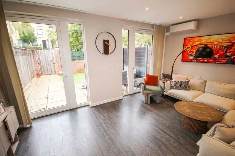 House Green Lane in Greater London