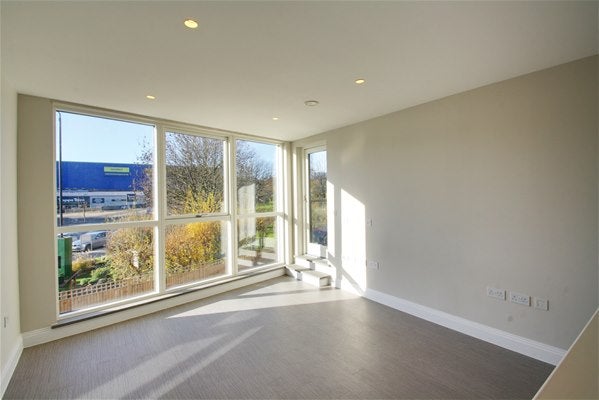 Flat Weld Place in Greater London
