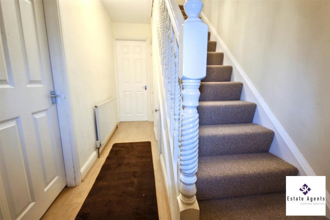 House Green Oak Crescent in Sheffield