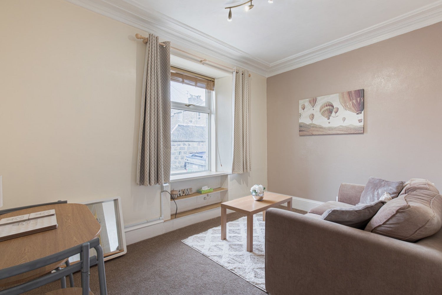 Flat Roslin Terrace in Aberdeen City