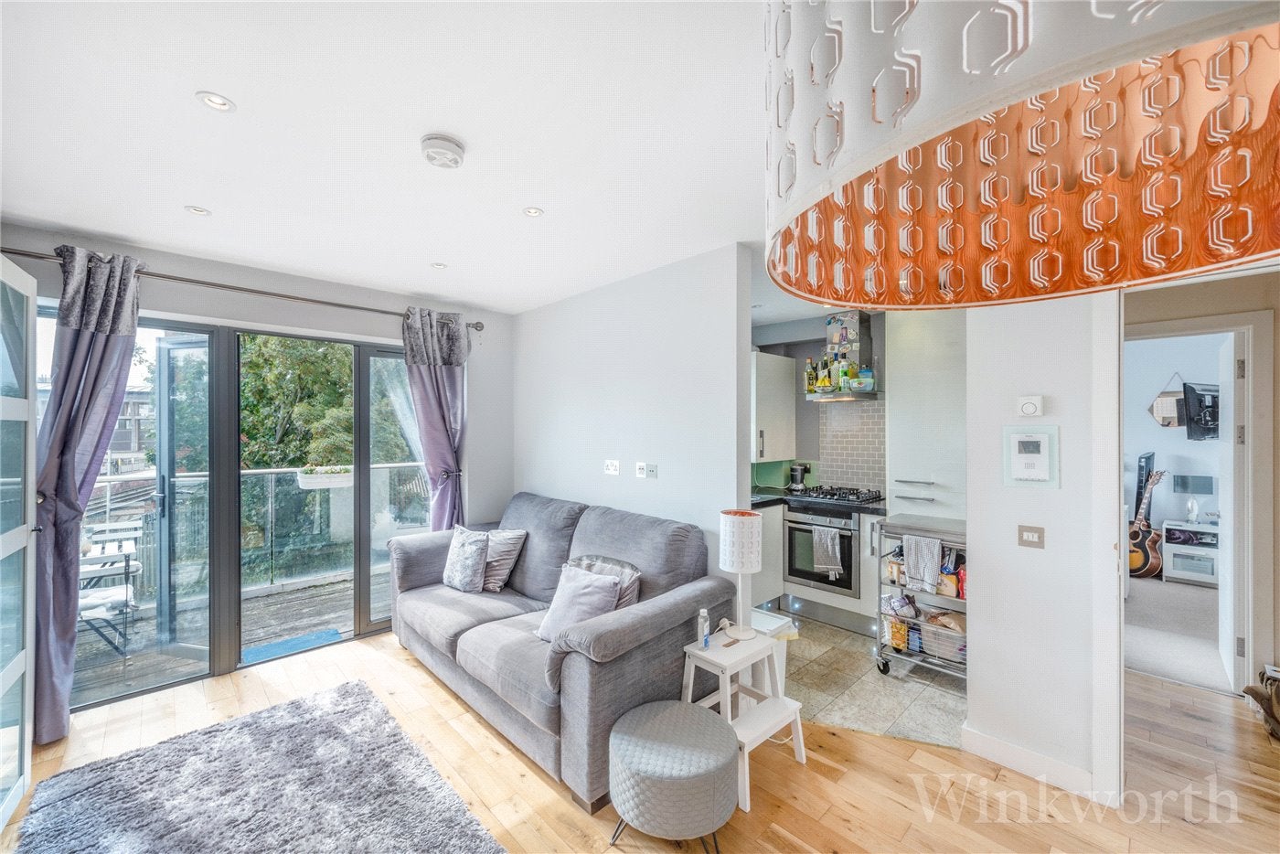 Flat Waldram Crescent in Greater London