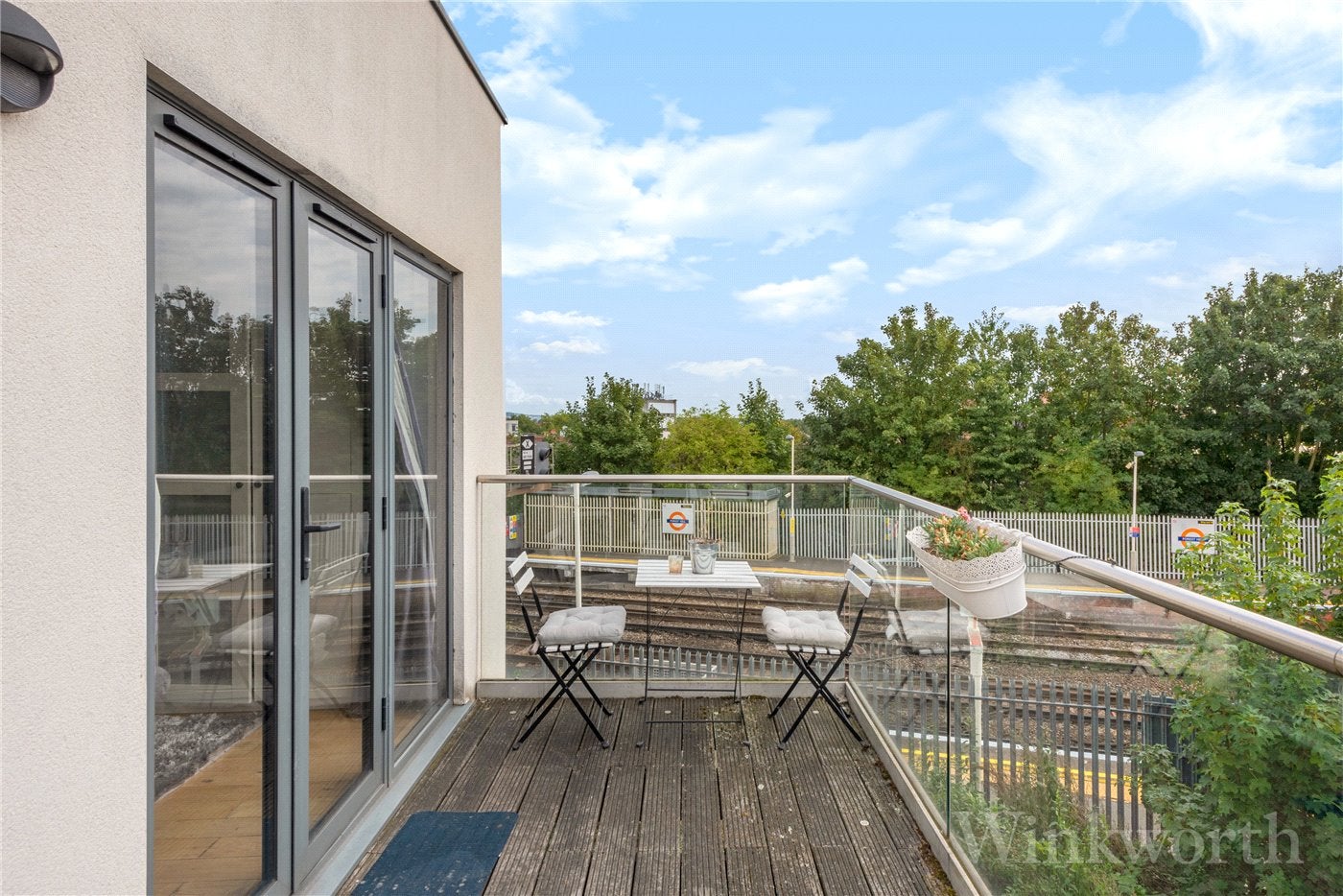 Flat Waldram Crescent in Greater London