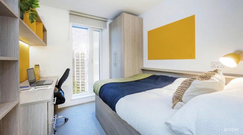Room Silverthorne Lane in Bristol