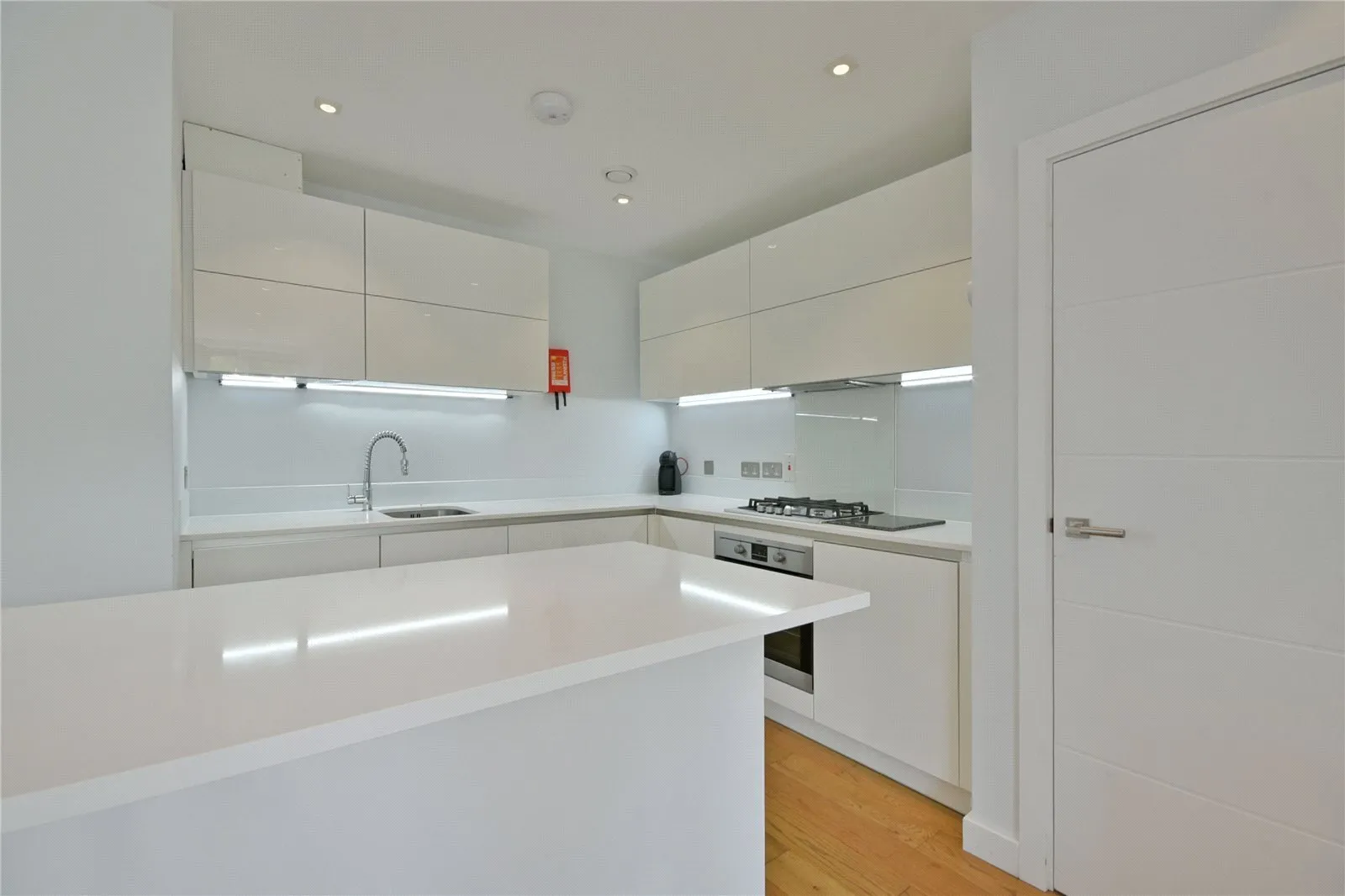 Flat Heneage Street in Greater London