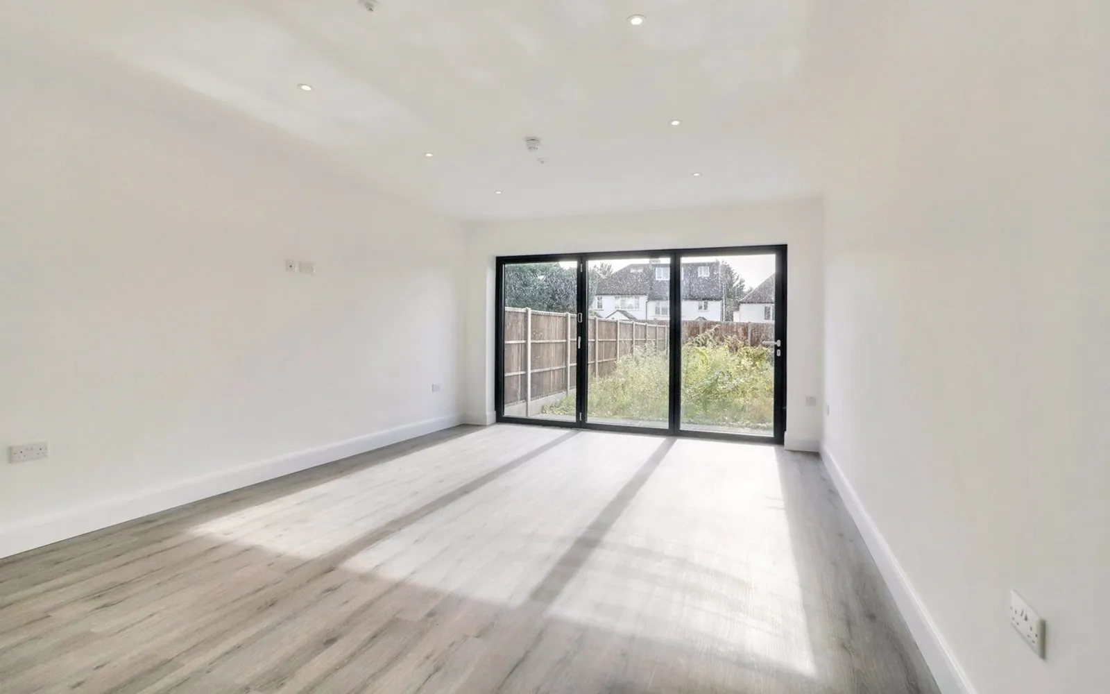 House Silverdale Road in Hertsmere