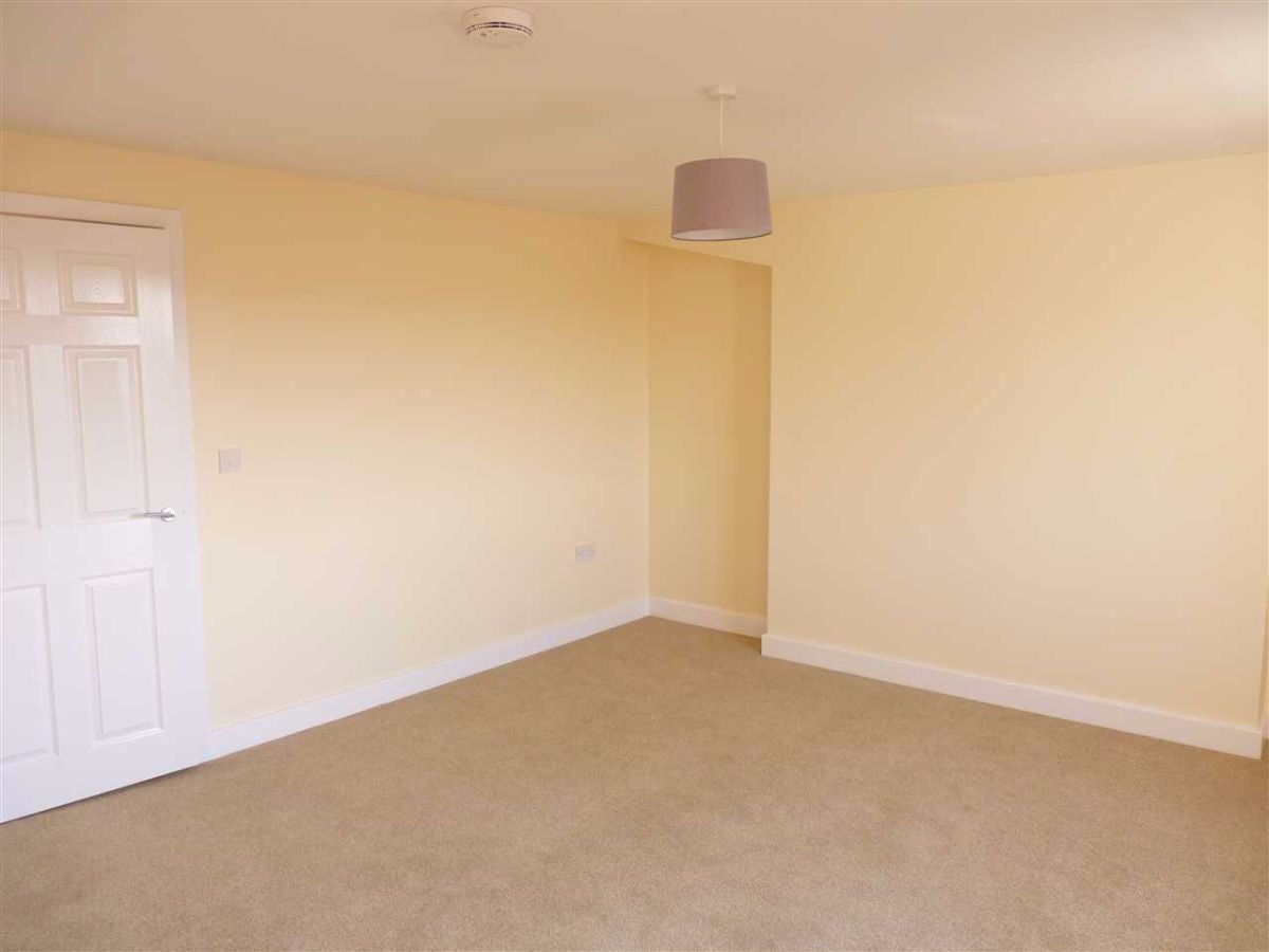 Flat Midland Road in Wellingborough