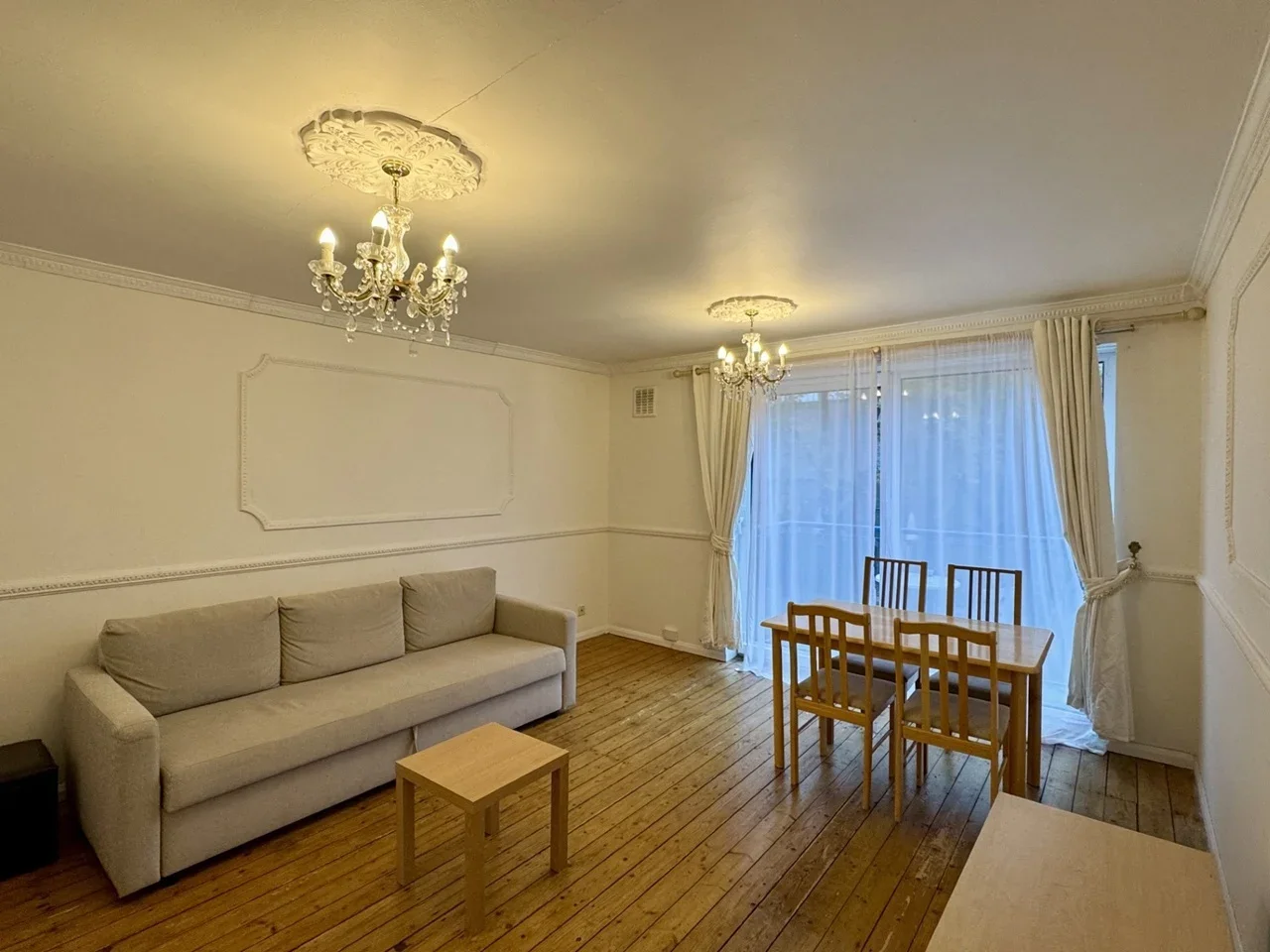 Flat Thorburn Square in Greater London