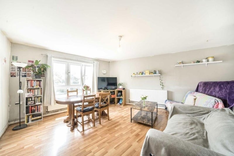 Room Binfield Road in Greater London