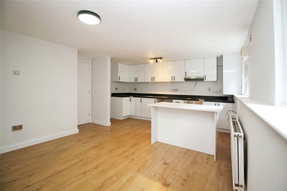 Flat Atholl Court in Test Valley
