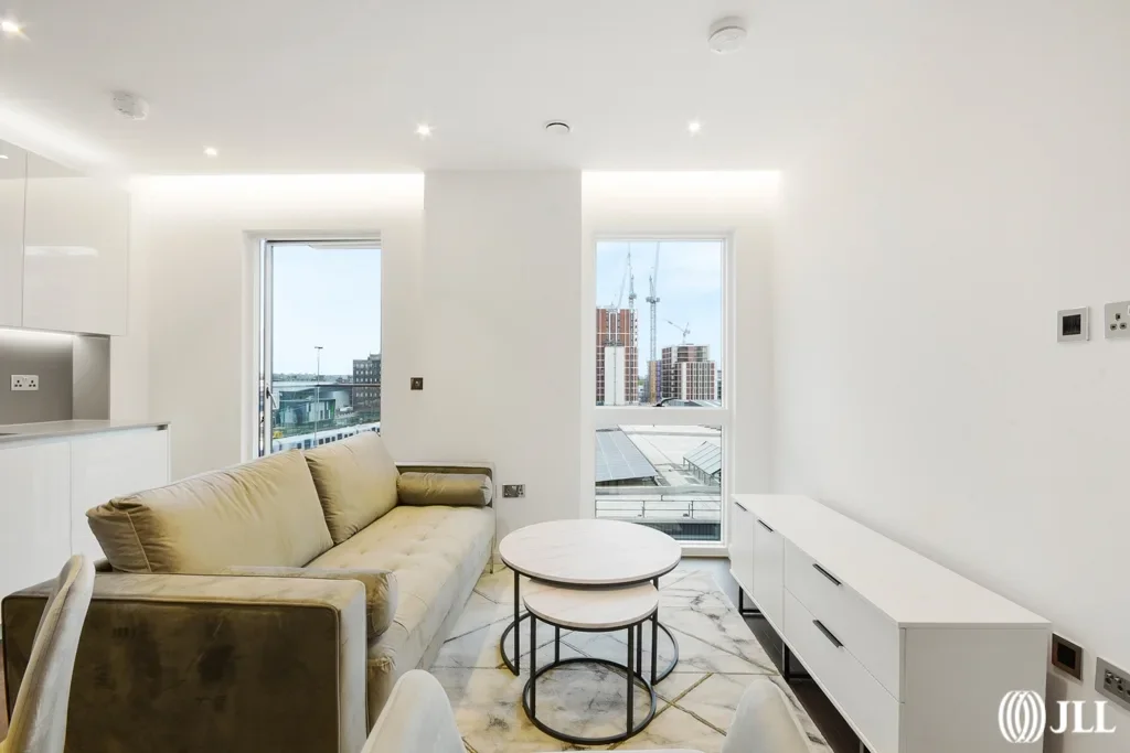 Flat Lanchester Way in Greater London