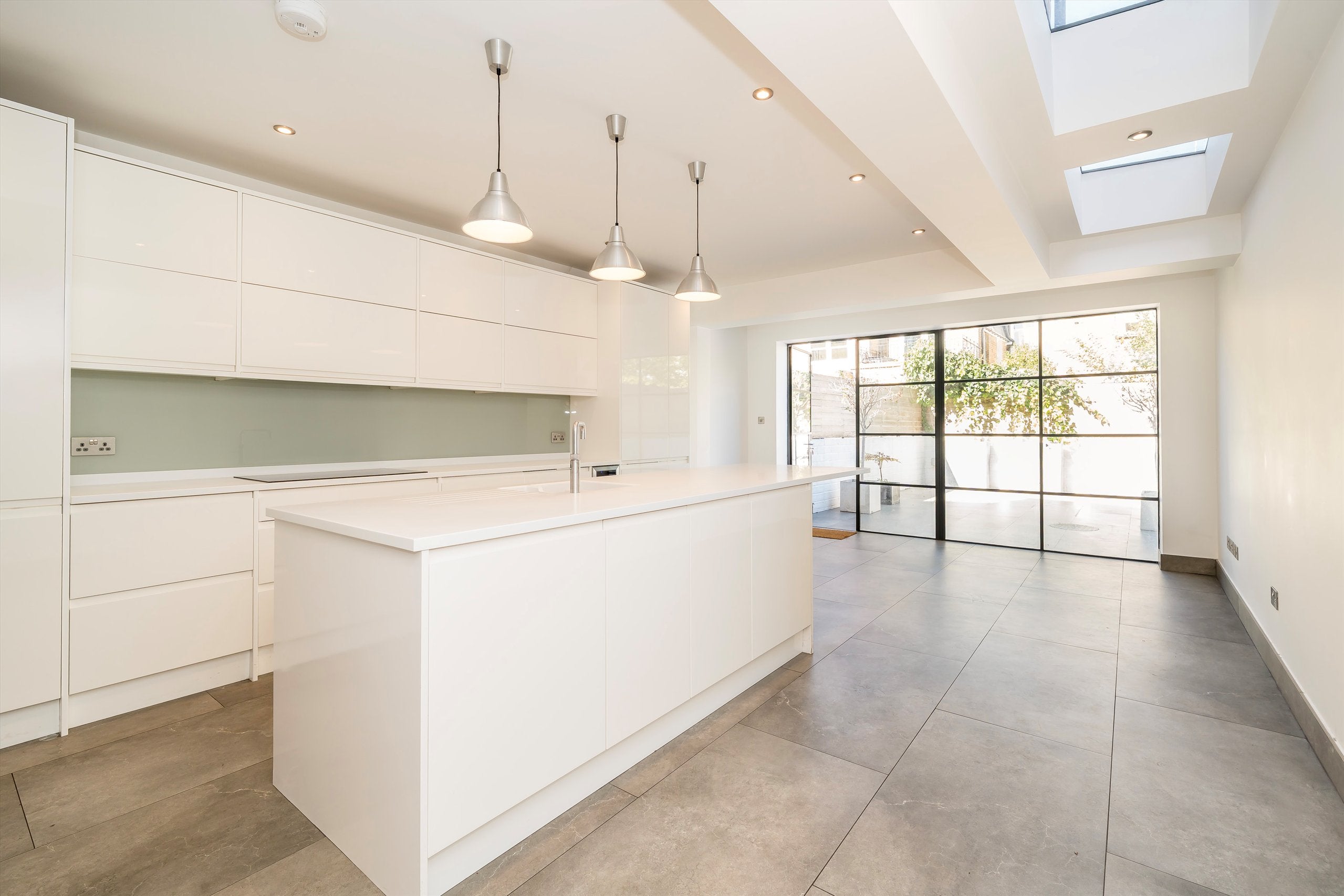 Flat Ashcombe Street in Greater London