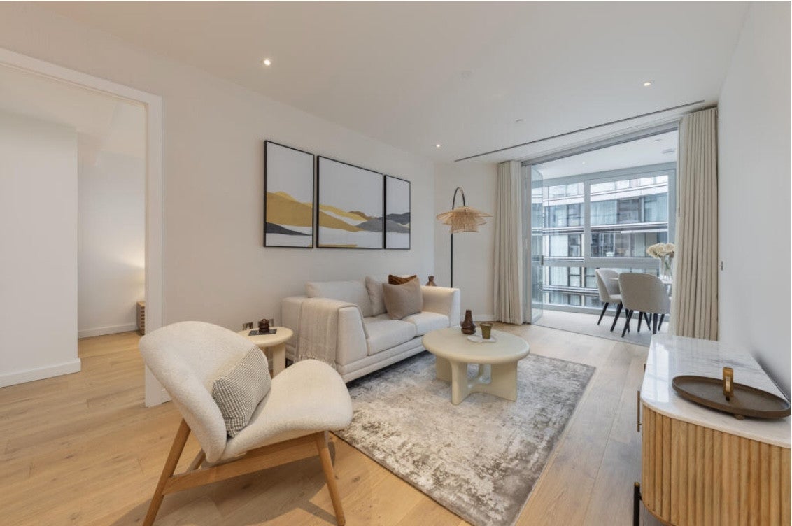 Flat Battersea Park Road in Greater London