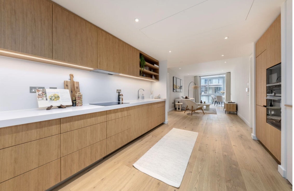 Flat Battersea Park Road in Greater London