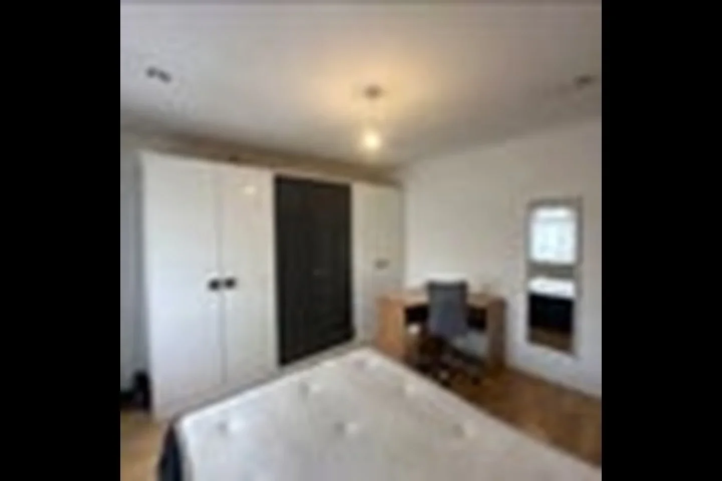 Room Ridding Lane in Greater London