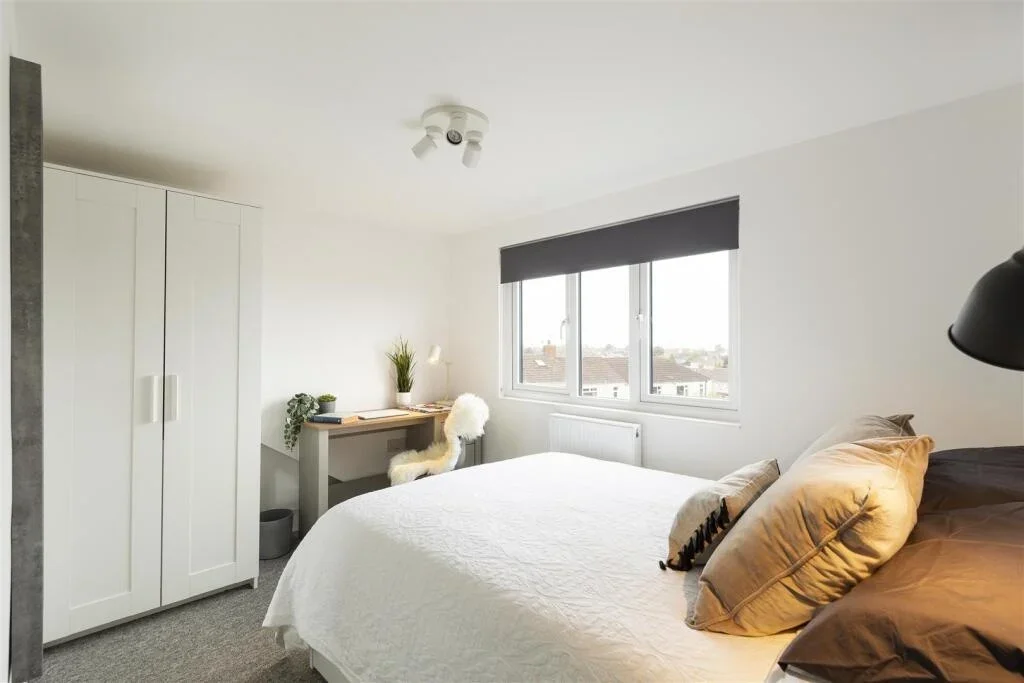 Room Charlton Road in Bristol