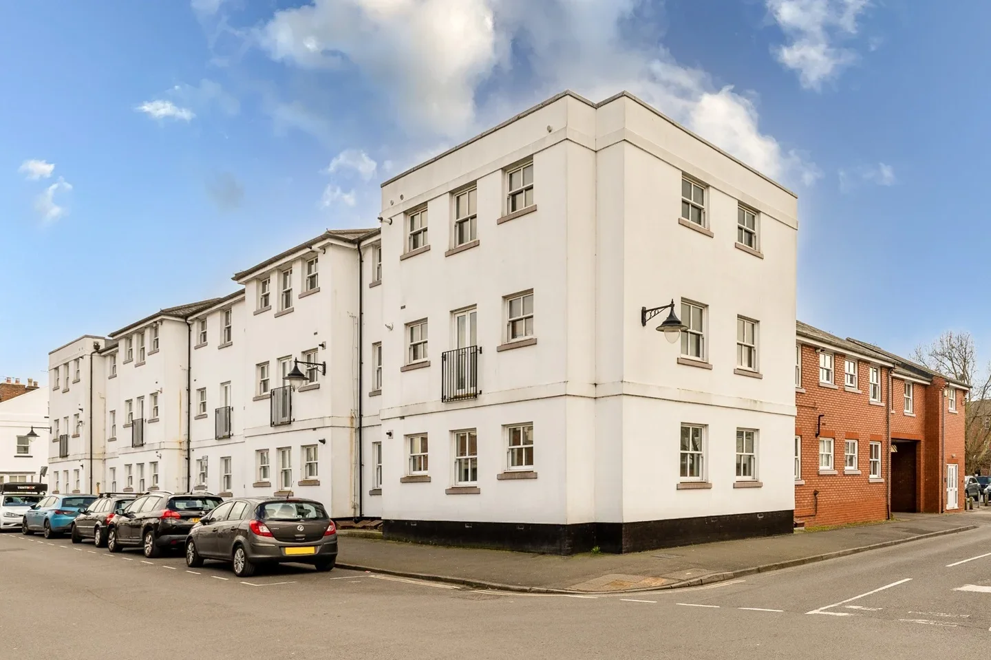 Flat Chapel Street in Royal Leamington Spa