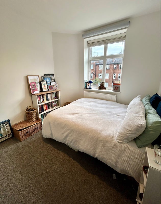 Room Haslemere Road in Greater London