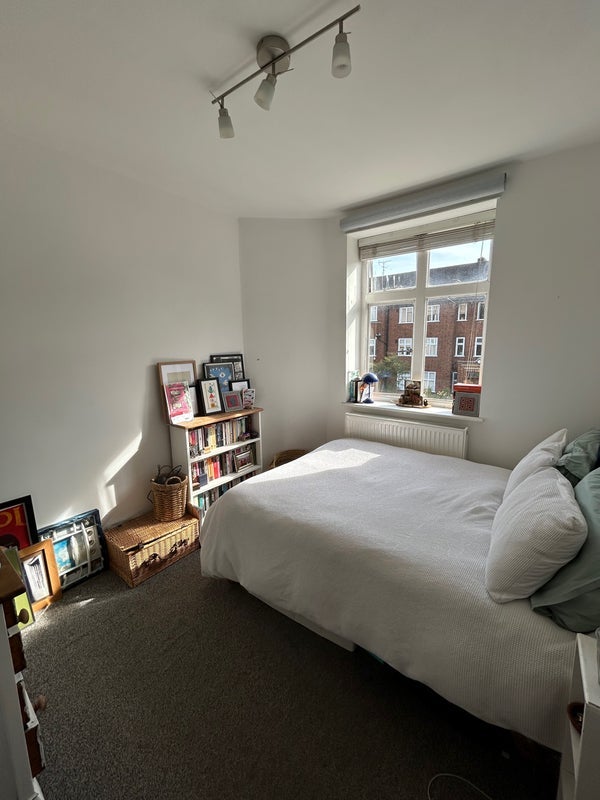 Room Haslemere Road in Greater London