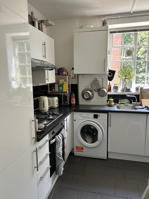 Room Haslemere Road in Greater London