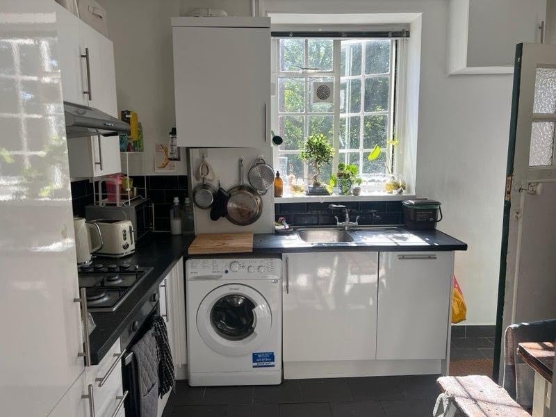 Room Haslemere Road in Greater London