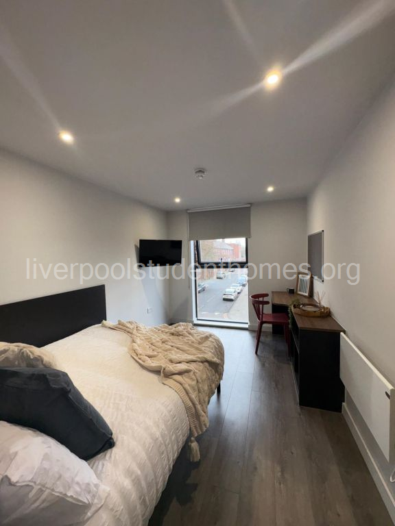 Flat Shaw Street in Liverpool