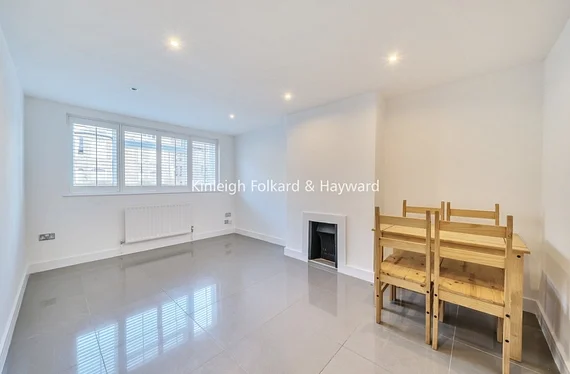 Flat Wickham Road in Greater London