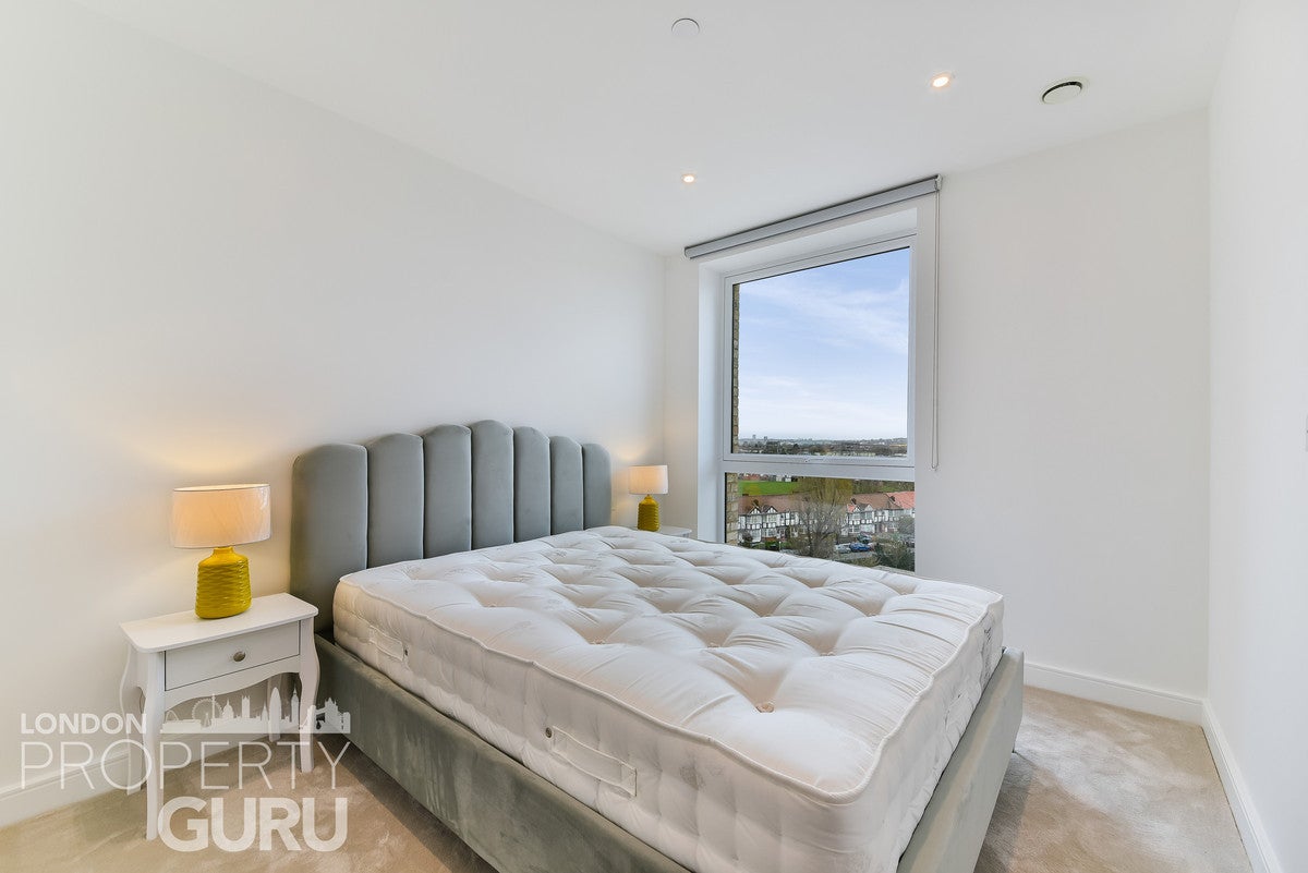 Flat Belgrave Road in Greater London