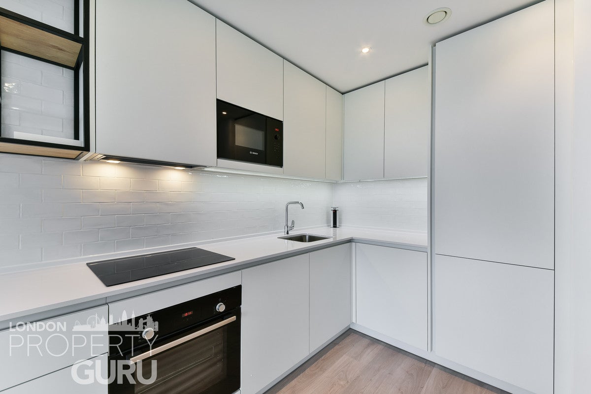 Flat Belgrave Road in Greater London
