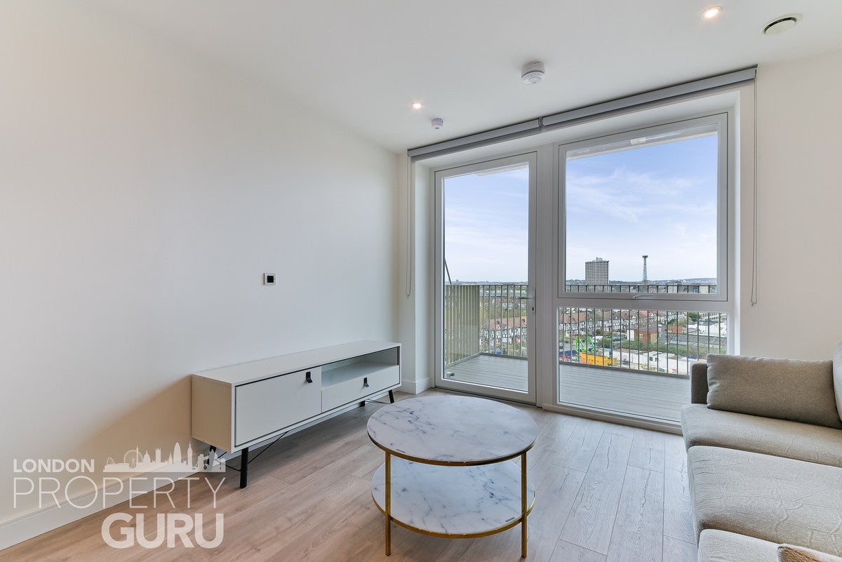 Flat Belgrave Road in Greater London