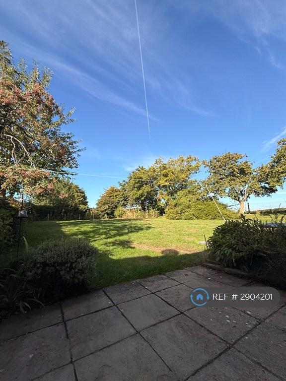House Dogkennel Lane in Fawley