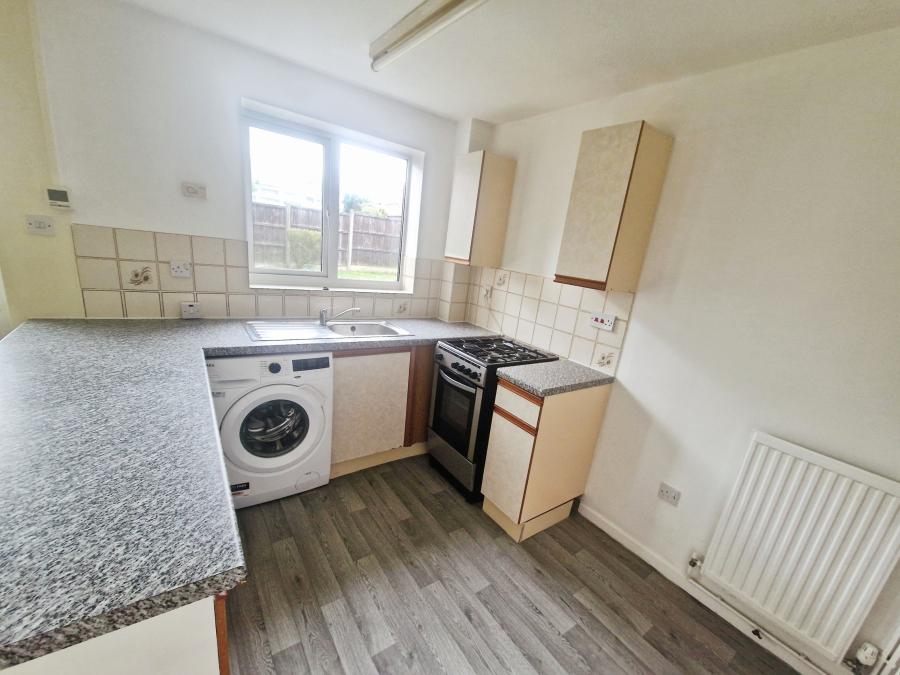 House Cheslyn Close in Luton