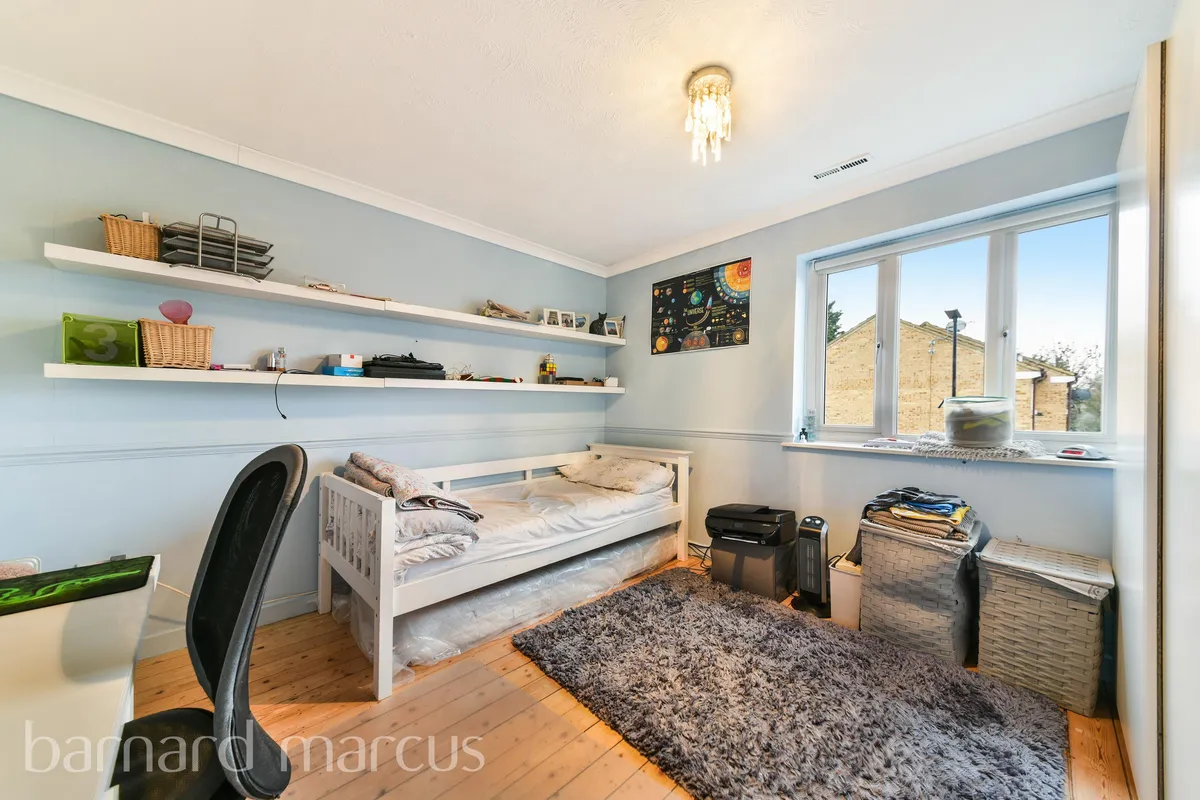 House Tawny Close in Greater London