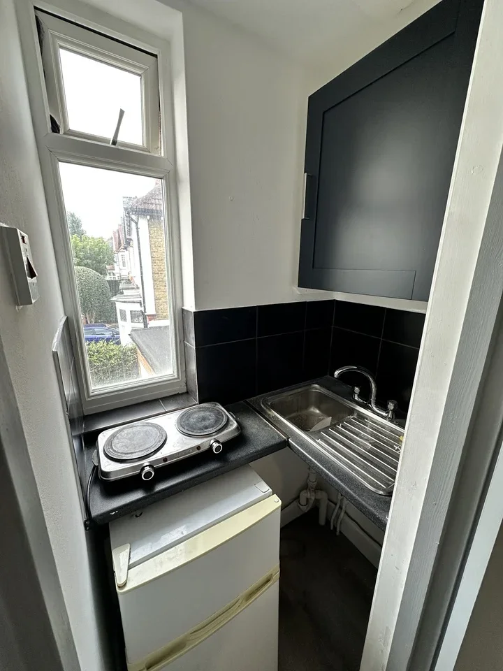 Flat Geneva Road in Greater London