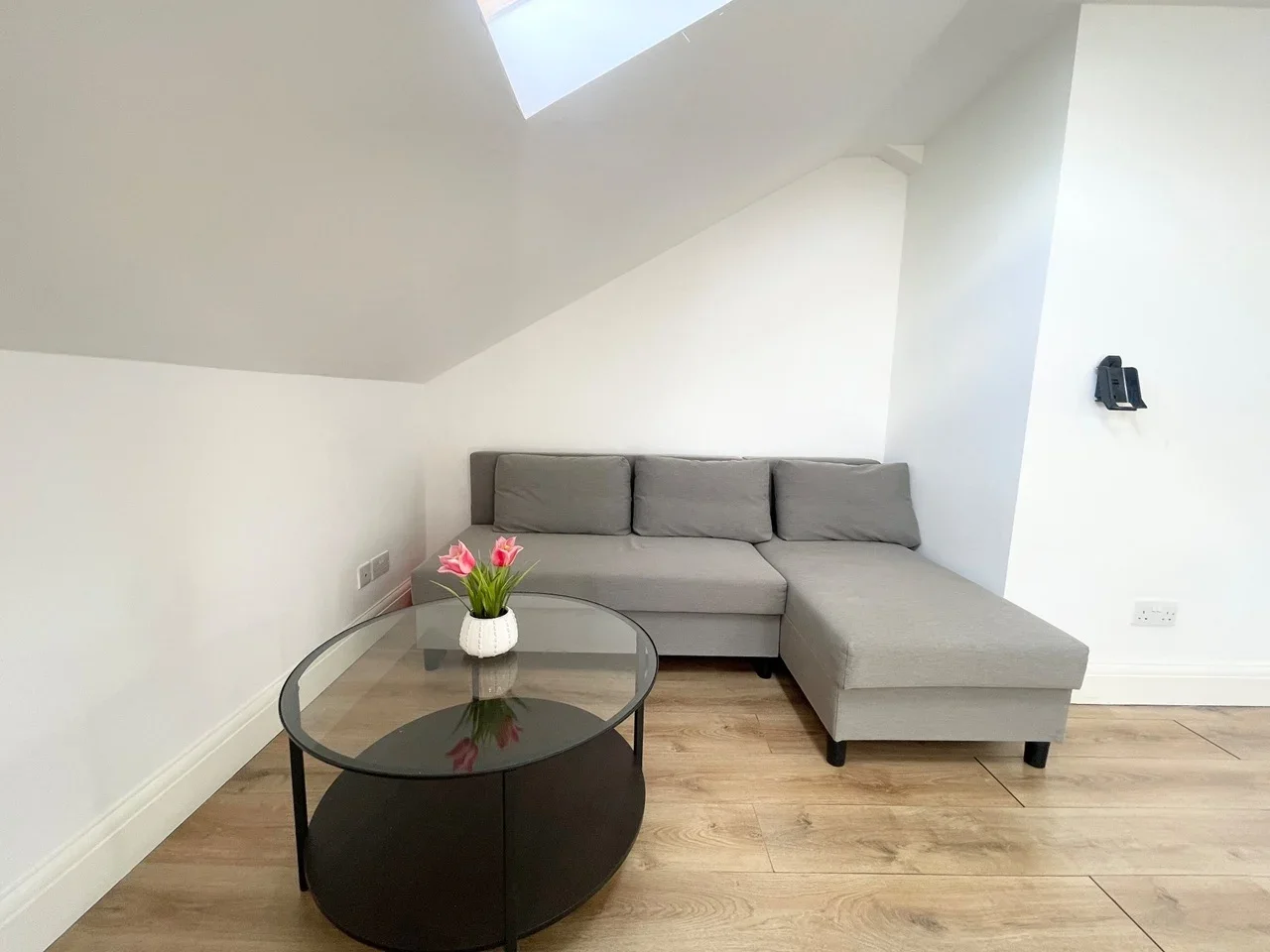 Flat Tillotson Road in Greater London