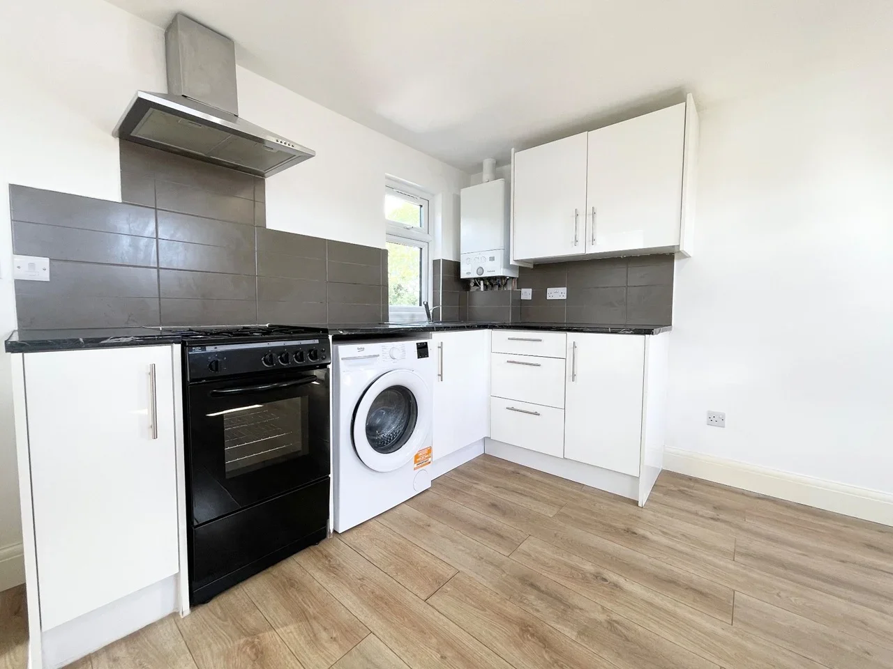 Flat Tillotson Road in Greater London
