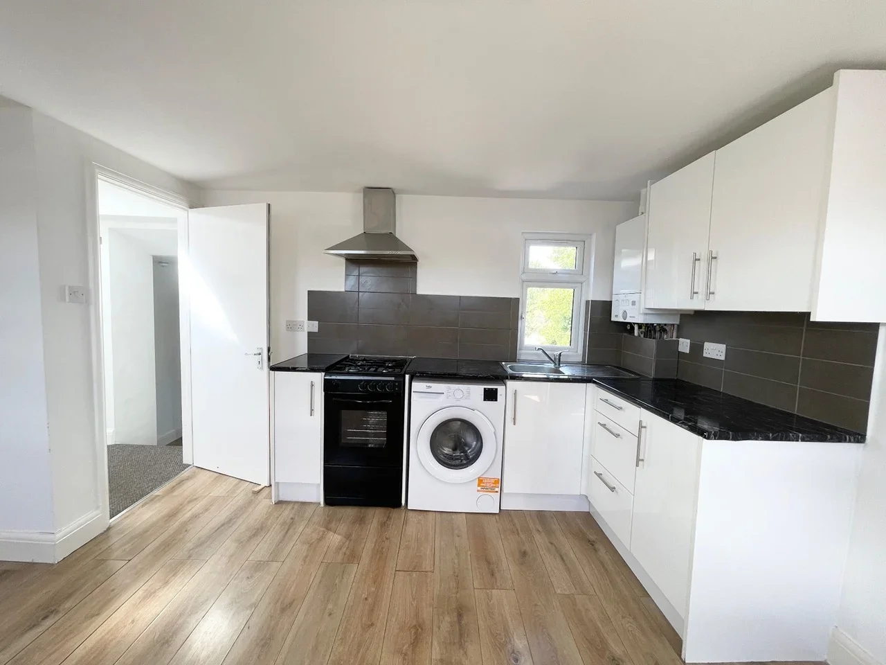 Flat Tillotson Road in Greater London